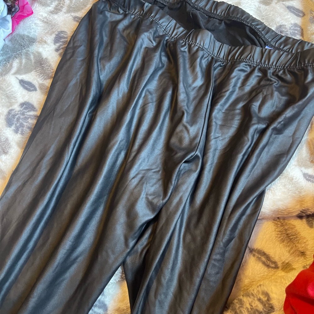 torrid size 2X leather /pleather shiny leggings $20